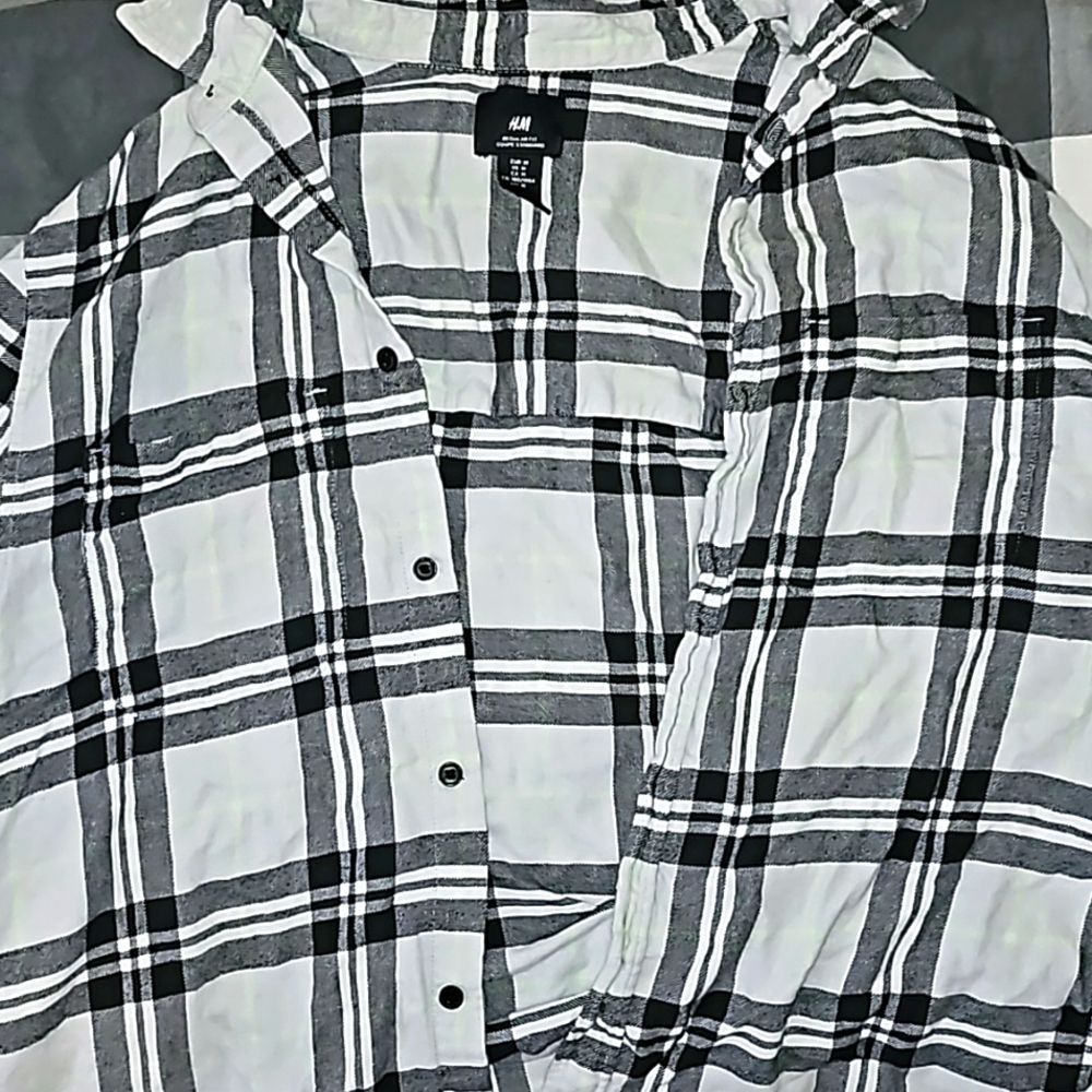 H&M Flannel Size Mens Medium. Regular/Standard fit. Silver with black and lime.